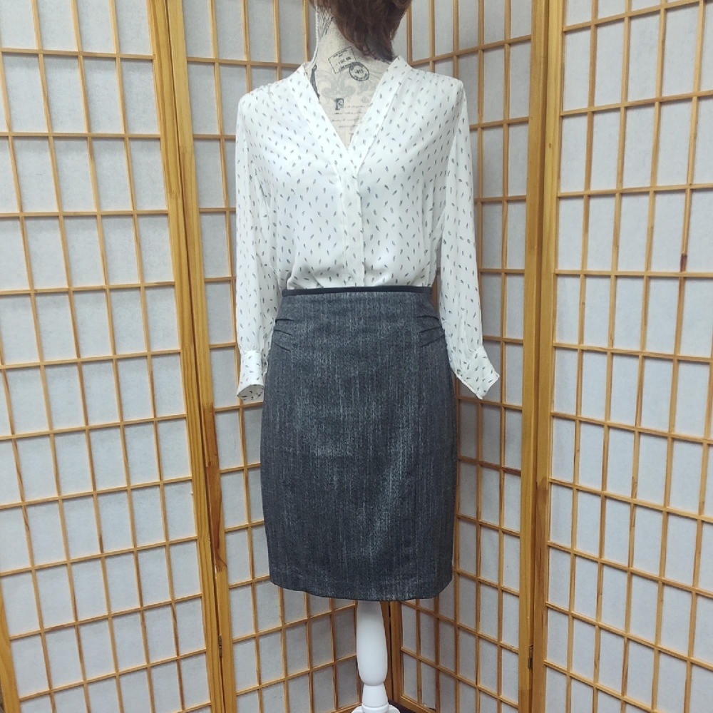 Elegant Black And White Pencil Skirt With Faux Leather Waist Band Size 4